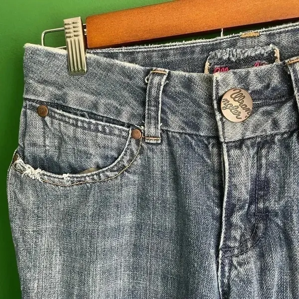 CLEARANCE!!!‎ Wrangler Premium patch Low Rise Jeans Size 3 EUC! - Image 3
