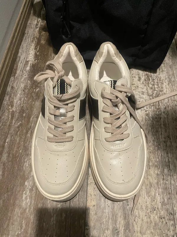 Shoes Gray Size 8 - Image 2