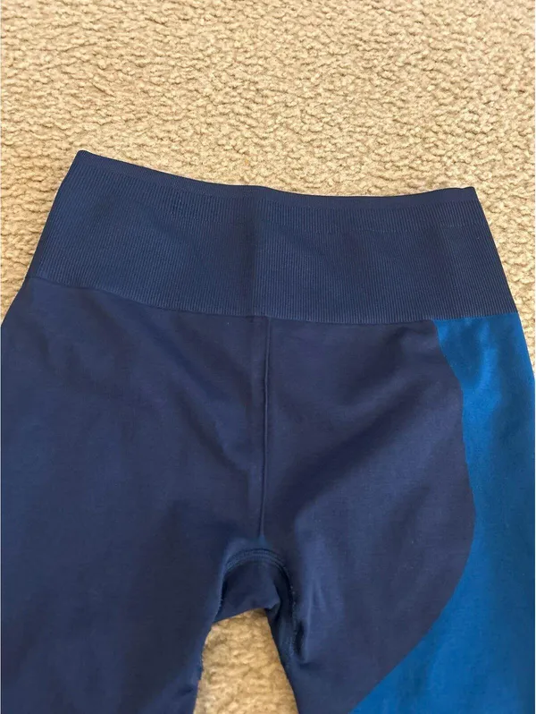 D29 gym shorts blue size small tight high waist slimming - Image 3