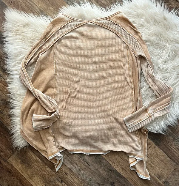 Free People Ridiculously sott Long sleeve thermal Thinner material- not thick waffle knit Oversized and flowly Approximate measurements provided - unstretched Cream/tan/brown in color Size XS G1 - Image 8