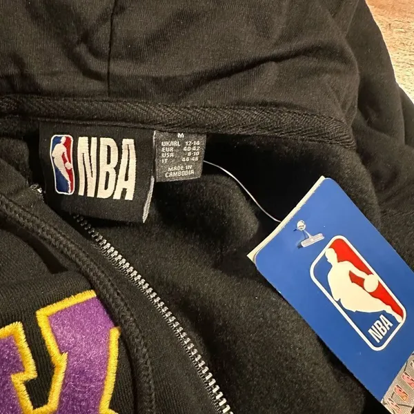 NWT‎ NBA Lakers Cropped Drop Sleeve Zip Up Hoodie - Image 3
