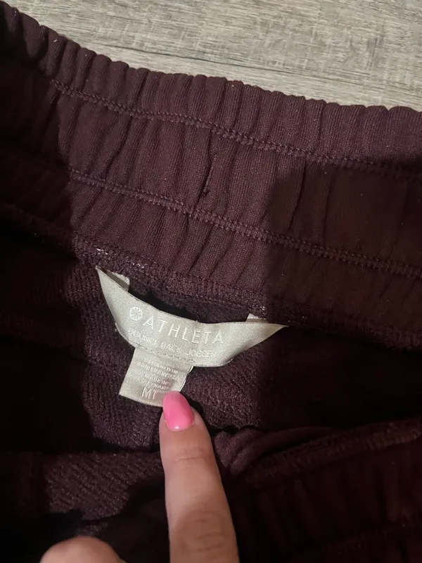 ATHLETA Bounce Back Joggers in Burgundy - Image 5