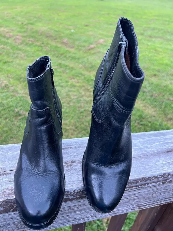 Frye Regina Wedge Pointed Toe Side Zip Western Leather Ankle Bootie size 7 - Image 3