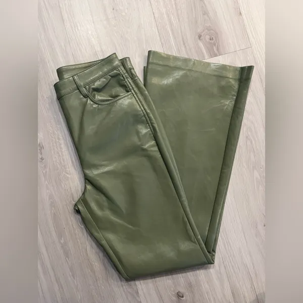 NWOT Wilfred Aritzia Olive‎ Leather Pants - Image 10