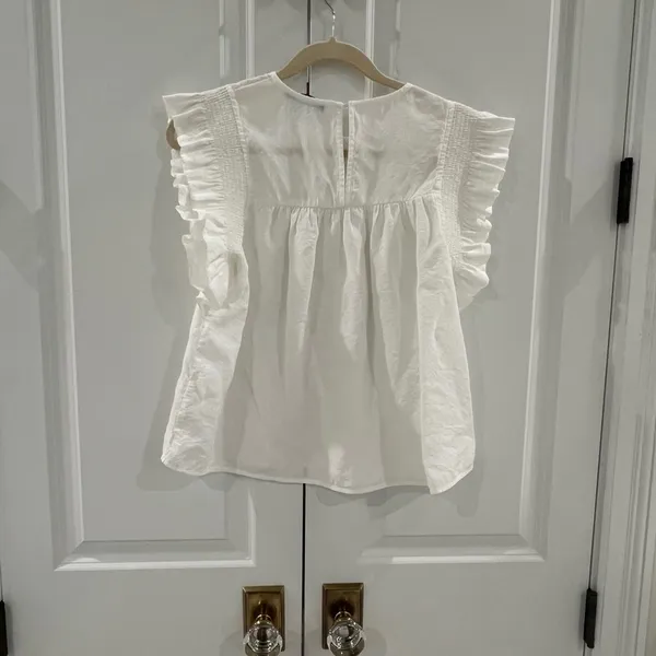 White ruffled sleeve blouse Size M - Image 3