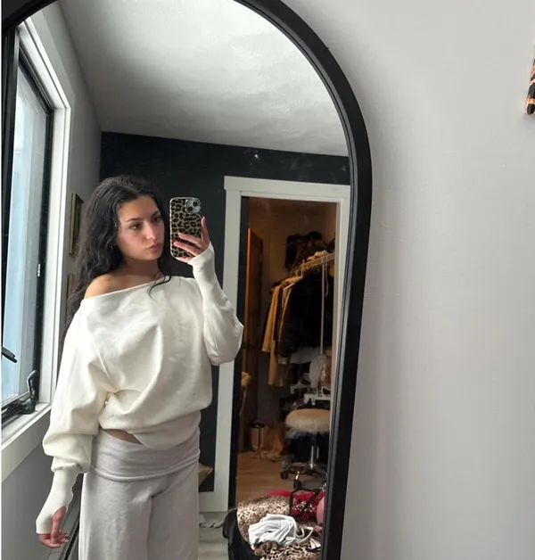 xs edikted off the shoulder long sleeve sweater - Image 4