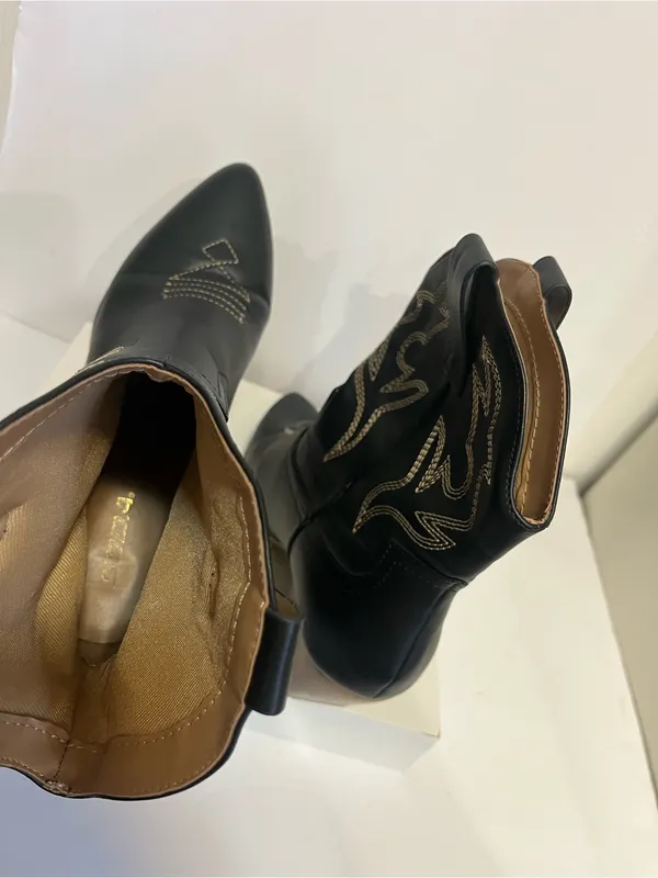 Soda Black Pointed Western Ankle Boots - Image 8