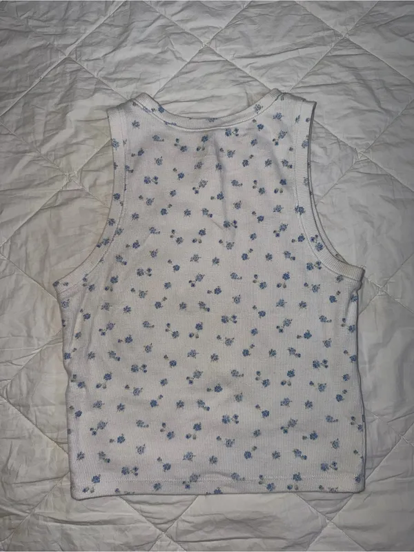 Hollister White Tank Top with Blue Floral Print - Image 3
