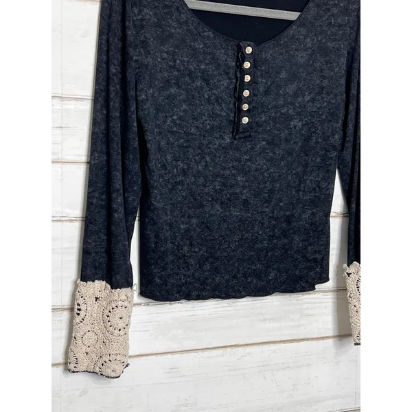 POL Black Long Sleeve Top with Crochet Cuffs Size Small - Image 9