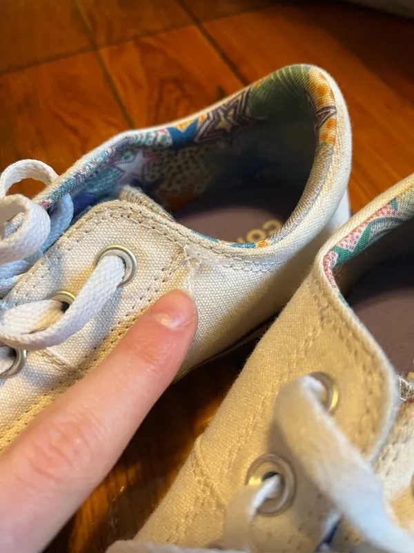 Converse White Low Top Sneakers with Multicolor Star Pattern - Image 7