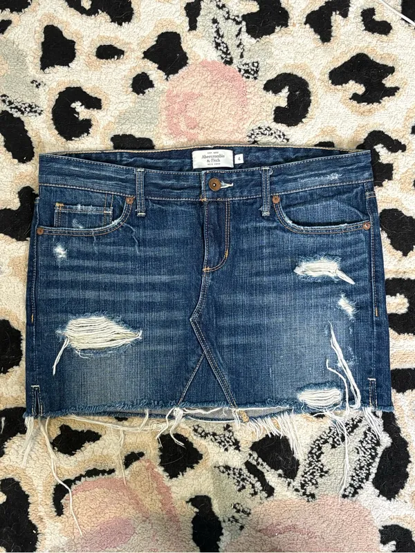 Vintage 2000’s Abercrombie & Fitch Denim Mini Skirt - Image 2