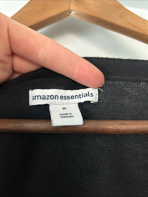 Amazon Essentials Black V - Image 2