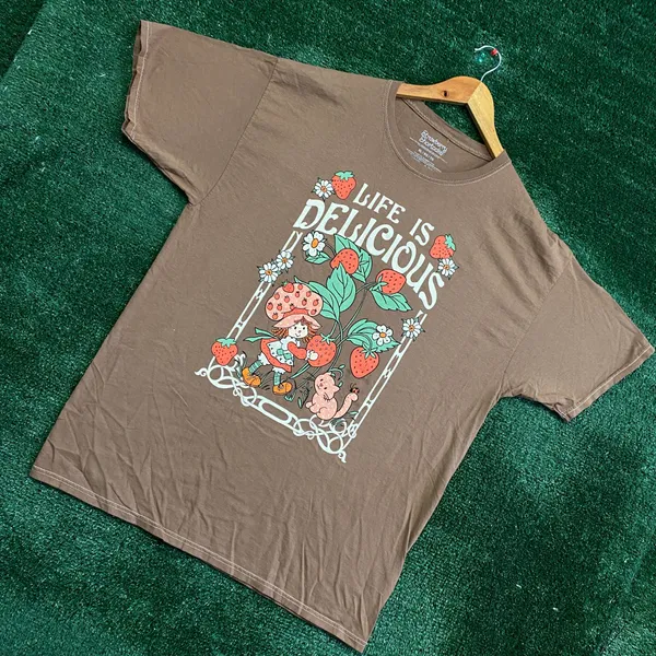 Urban Outfitters Strawberry Shortcake Life is Delicious Cartoon T-Shirt Size Extra Large - Image 3