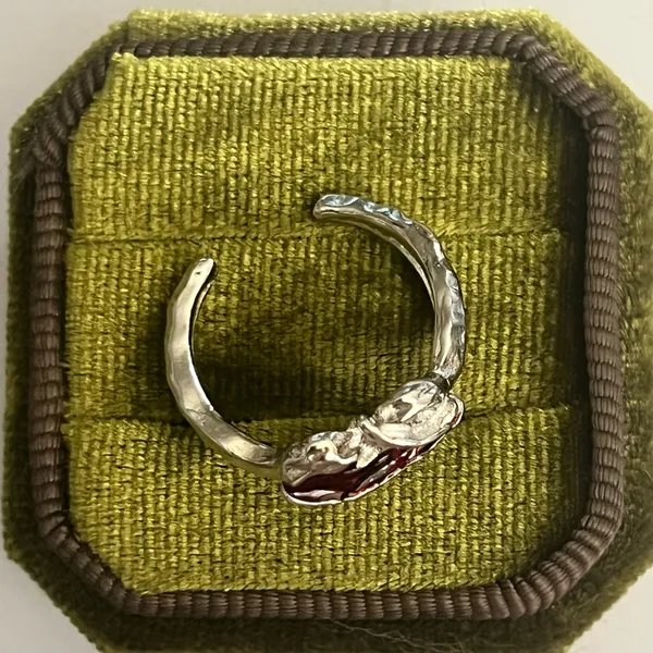Gothic/Punk Red Heart Entangled Silver Branches Statement Open Ring Size 8 - Image 3