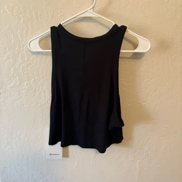 Lululemon Hold Tight Cropped Tank Top Size 12 NWT Black. - Image 3