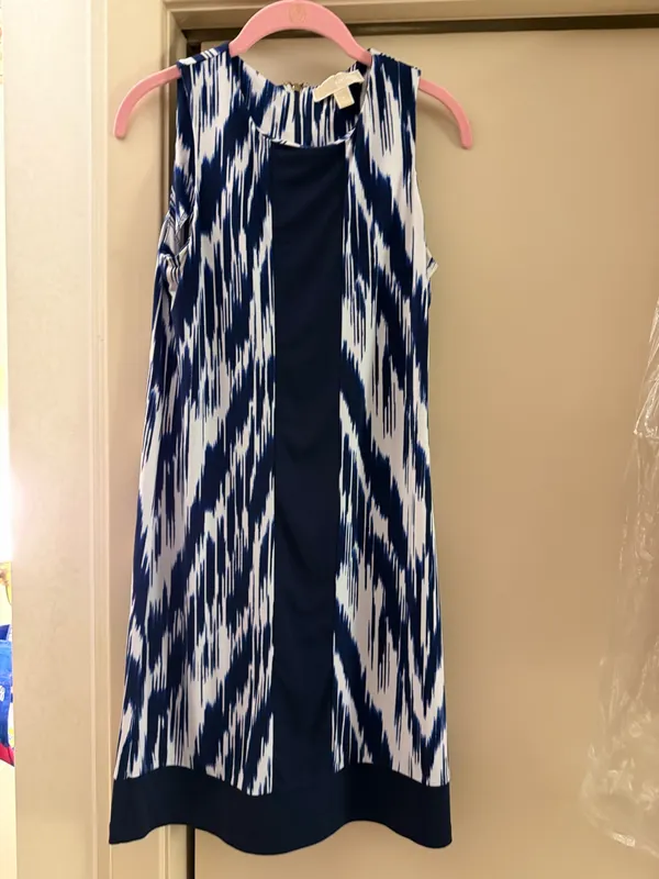 Michael Kors Sleeveless Navy and White Patterned Shift Dress - Image 2