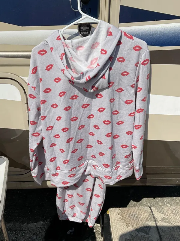 Jaclyn Intimates Loungewear Clothes Pajamas Sweatsuit Hoodie with Kisses - Image 2