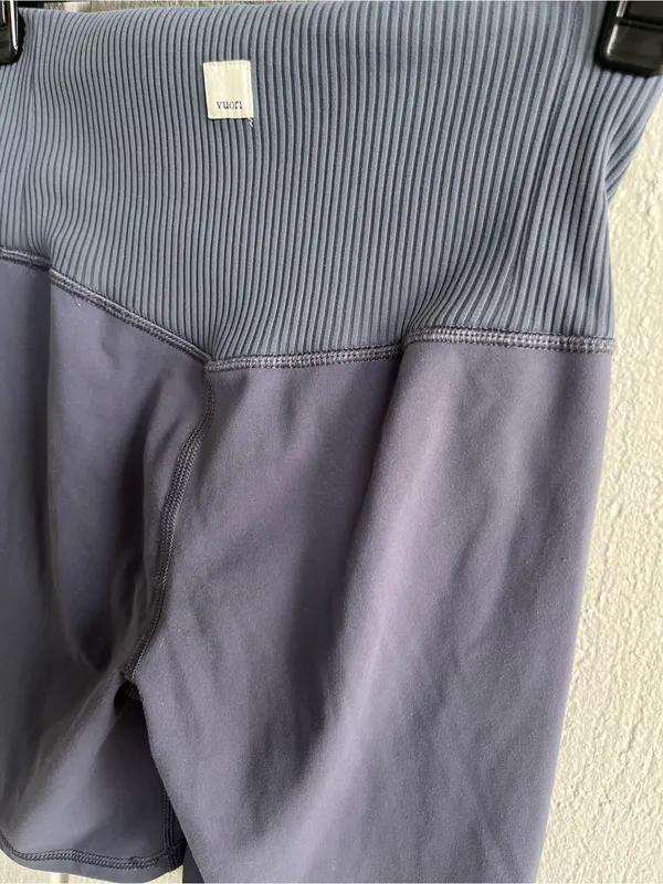 Vuori Ribbed Studio Bike Shorts in Blue Gray Size XS - Image 2