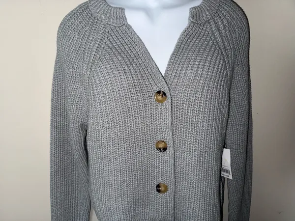 SO Gray Ribbed Button - Image 3