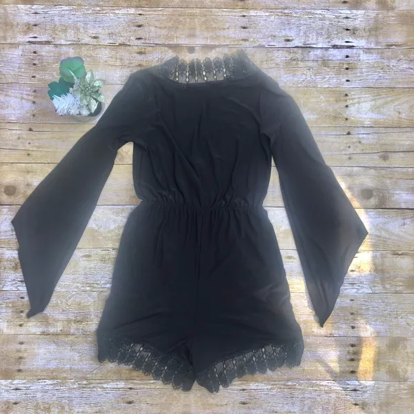 Boohoo Black Lace Stretch Romper - Image 4