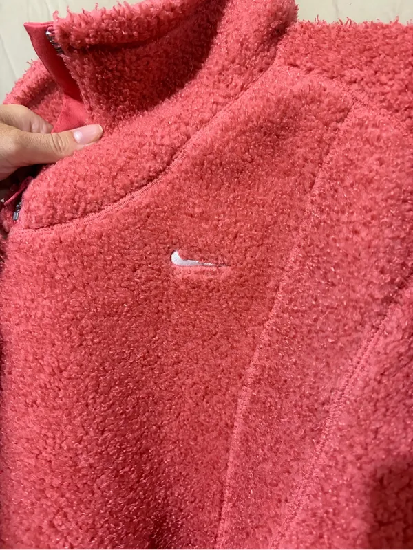 Nike sweatshirt - Image 4