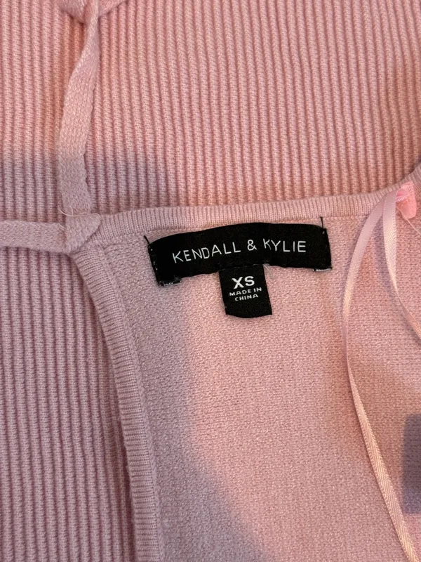 Kendall & Kylie Women’s Pink Ribbed Cropped Open Back Cami Top - Image 3