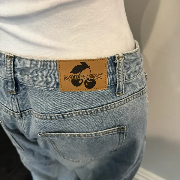 White Fox Denim Wash Jeans - Image 5