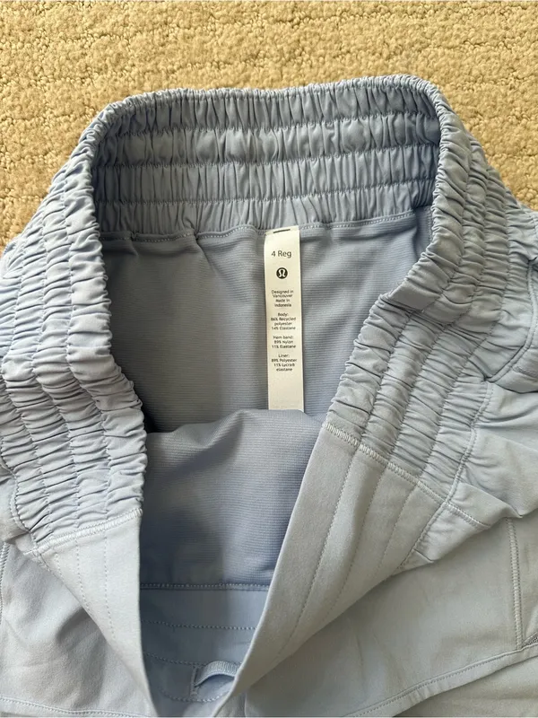 Lululemon Hotty hot high rise 2.5 - Image 3