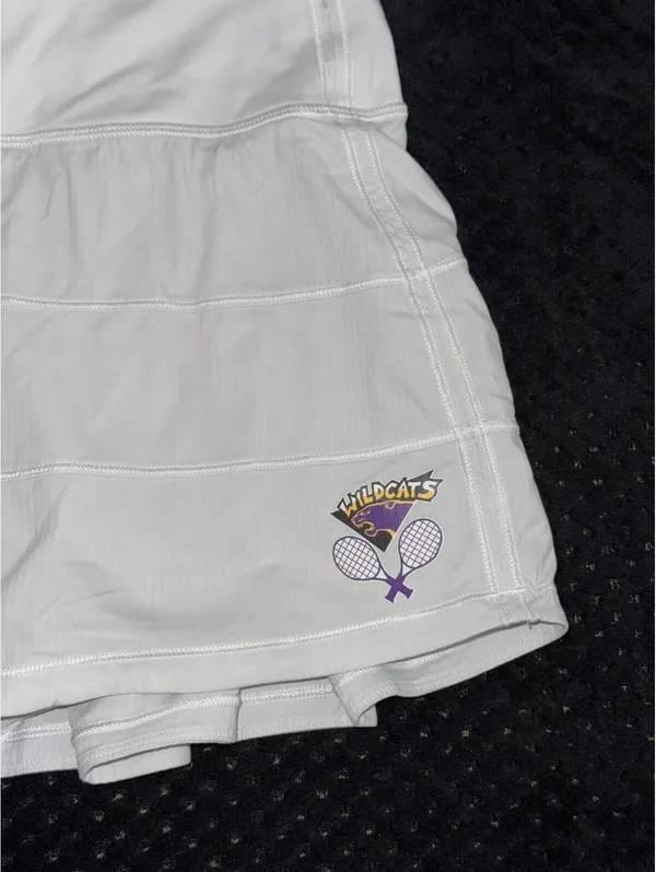Lululemon Pace Rival Skirt II Regular Wildcats Logo Stretch White Size 6 - Image 3