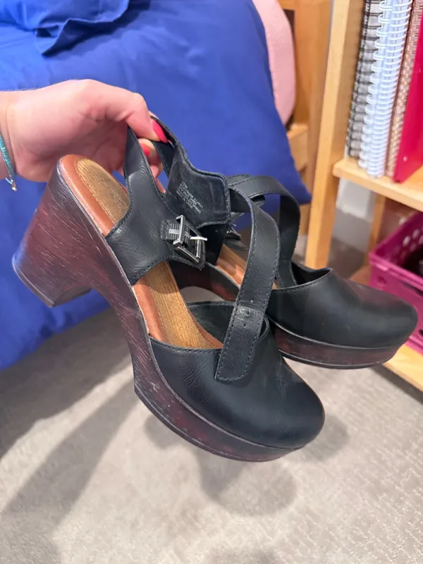 Born Concept Clogs - Image 2