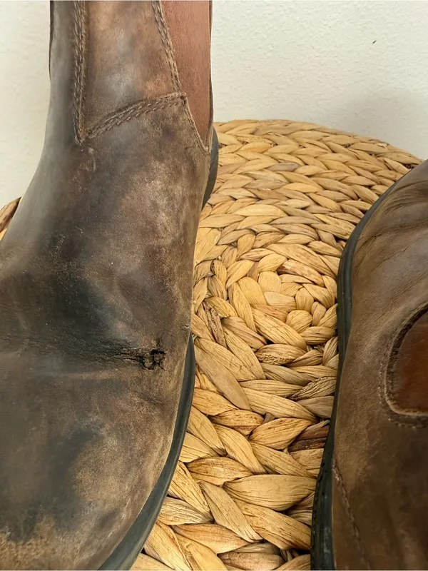 AS IS Blundstone Boot 584 Chelsea Boots Rustic Brown Leather PLAY No Insoles - Image 7