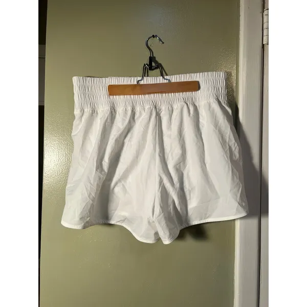 Old Navy Women's Size Large Extra-High Rise Short 3" Inseam White Stretch Tech - Image 8