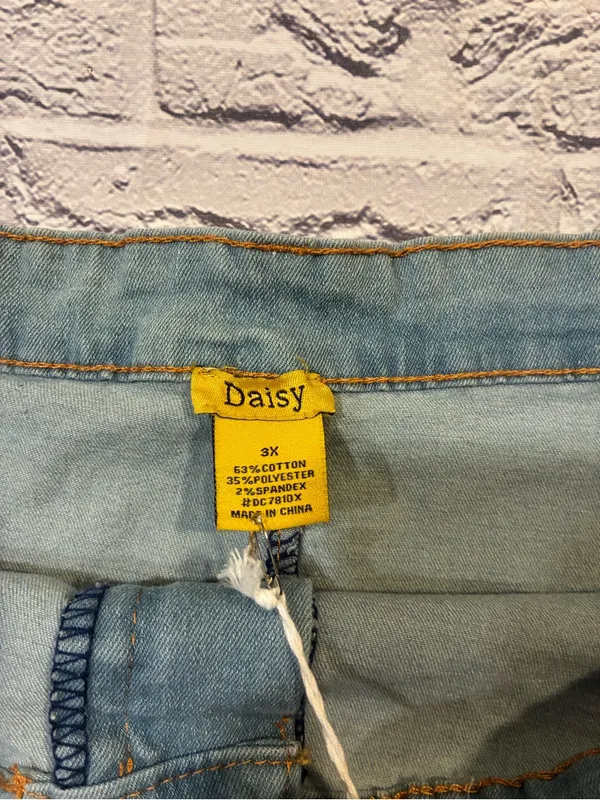 Daisy‎ Light Blue Denim Skirt with Yellow Brand Tag - Image 4
