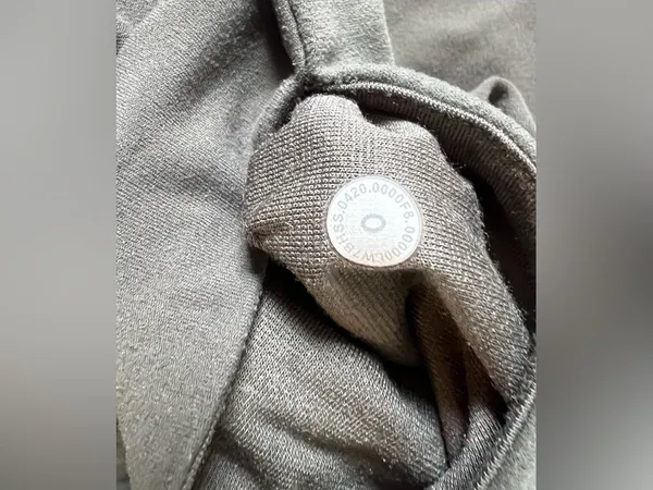 Lululemon Blissful Bend Super High-Rise Short 8", Army Green Size 0 work out - Image 5