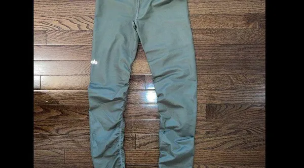 Alo High Waisted Cinched Legging Sage/Green - Image 2