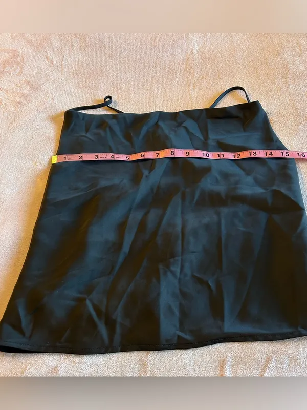 Rachel Zoe black satin cowl neck tank top with crossed straps in back size M - Image 8