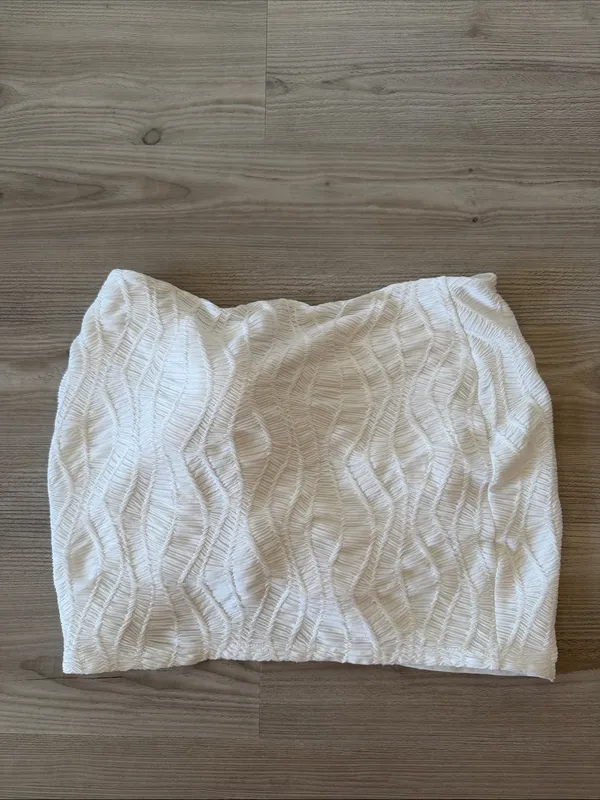 Salty Textured Tie-Front Mini Skirt in White Sarong - Image 4