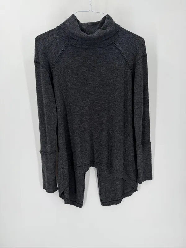 WE THE FREE People Charcoal Split Back Long Sleeve Turtleneck Tunic Top - Image 4