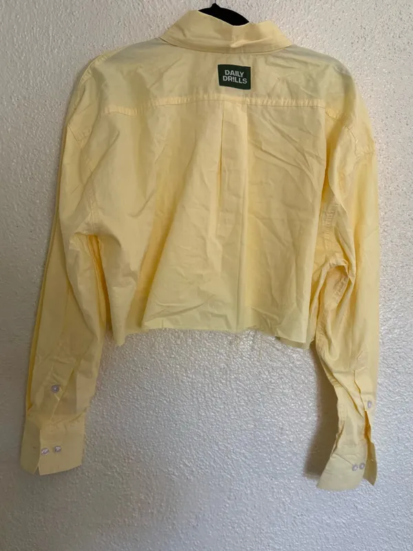 Daily drills Ultra Cropped Poplin Button-Down Top in Yellow color size Medium - Image 3