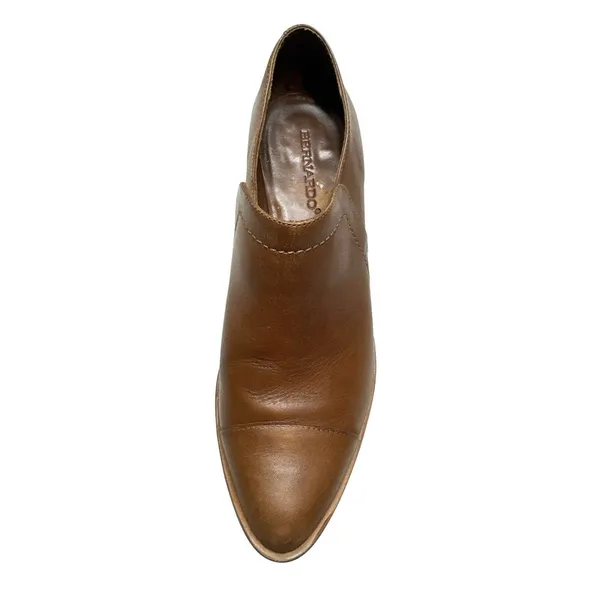 Bernardo Women’s Cognac Brown Ankle Bootie Slip On Pointed Toe Size 7.5‎ Cottage - Image 7