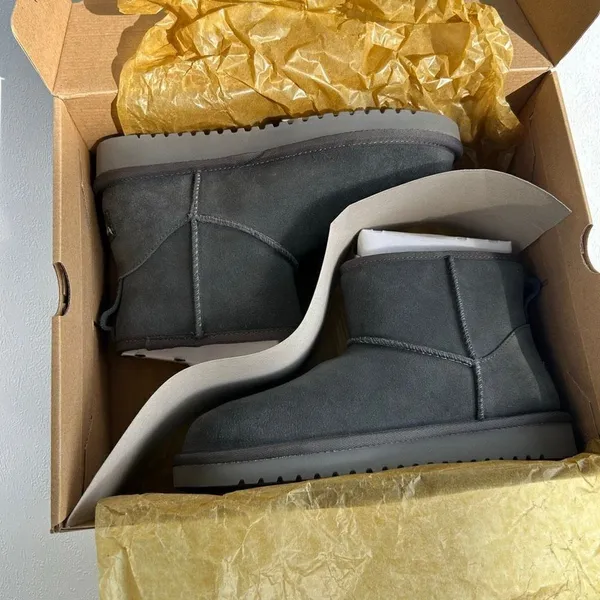 Koolaburra by UGG Short Gray Suede Boots Size 5 Women’s Shearling Lined with Box - Image 7