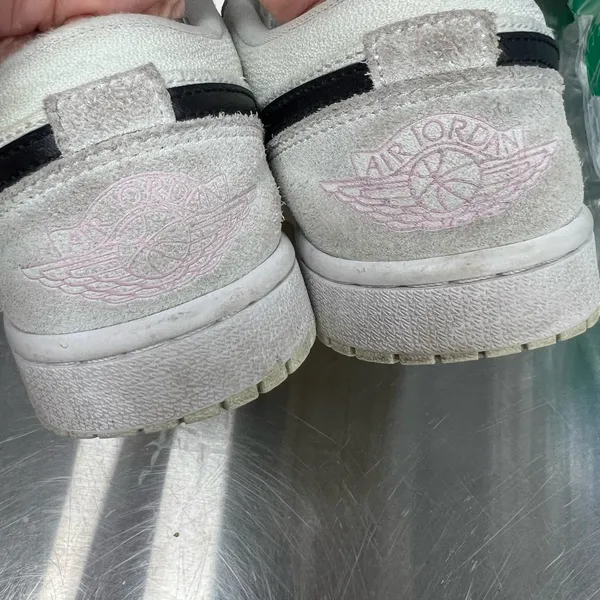 Nike air Jordan 1 low woman’s 7 SE Barely Green - Image 4