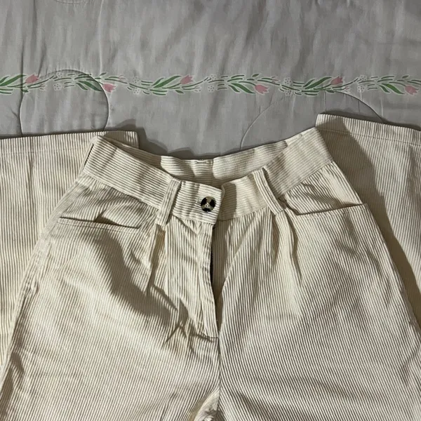 Cream high-waisted corduroy straight leg pants. - Image 3