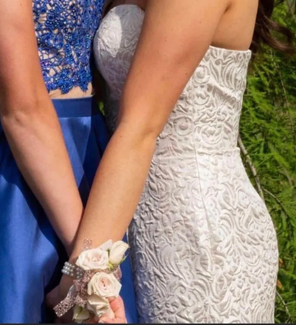 Formal Dress Size 6 - Image 2
