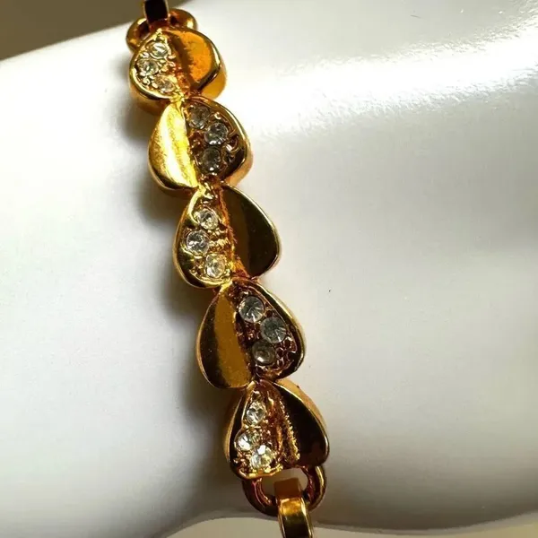 Gold tone heart rhinestone bangle bracelet - Image 4