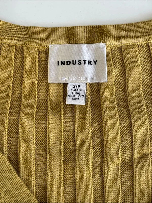 INDUSTRY Chartreuse Yellow Gold Ribbed V-Neck Knit Skirt Set Size Small - Image 4
