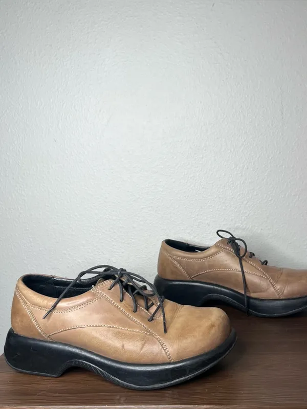 Y2K Dansko Tan Brown Leather Round Toe Chunky Lace Up Platform Oxfords Size 40 - Image 2