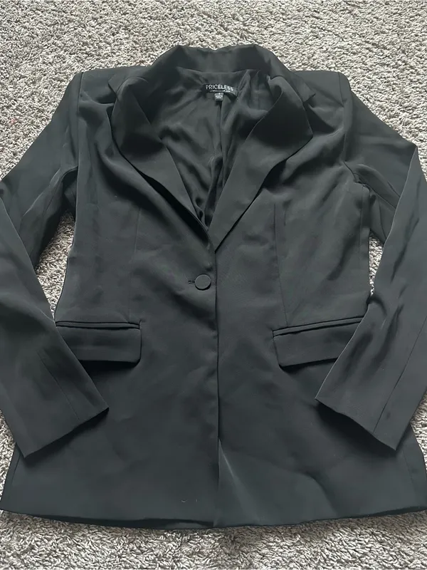 Priceless Women's Black Single-Button Notch Lapel Blazer - Image 2