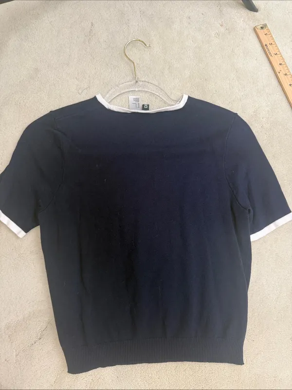 H&M Divided Navy Blue & White Trim Short Sleeve Fitted Crew Neck T-shirt Medium - Image 4