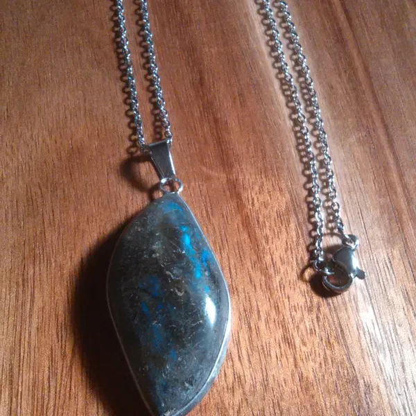 Malagasy Labradorite Stainless Steel Pendant Necklace - Image 5